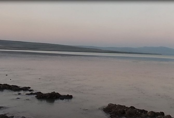 Ardahan’da Aktaş Gölü Kısmen Dondu