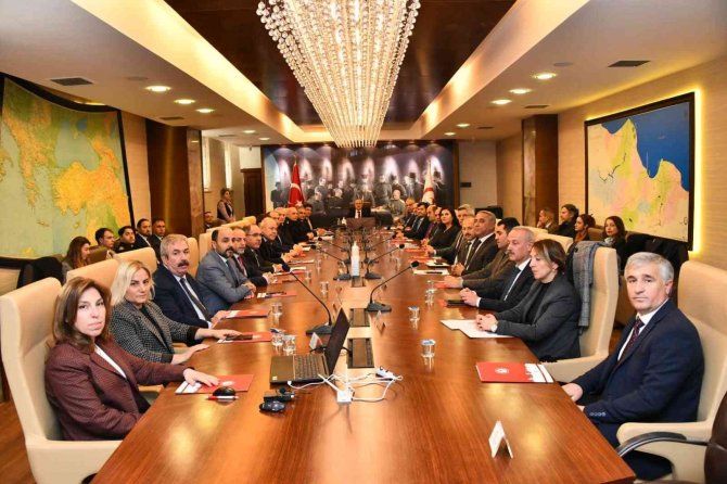 Vali Dağlı: “Gençlerimizin Zehirlenmesine Asla Müsaade Etmeyeceğiz”