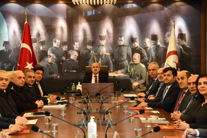 Vali Dağlı: “Gençlerimizin Zehirlenmesine Asla Müsaade Etmeyeceğiz”