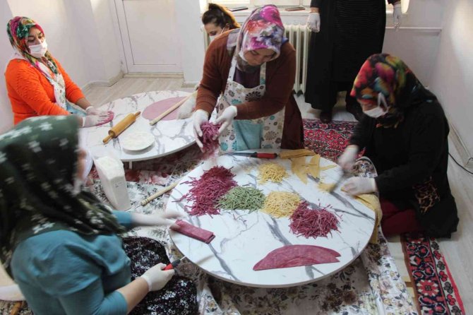 Batman’da Kadınlar Ürettikleri Organik Ürünlerle Gelir Elde Ediyor