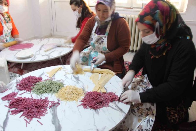 Batman’da Kadınlar Ürettikleri Organik Ürünlerle Gelir Elde Ediyor