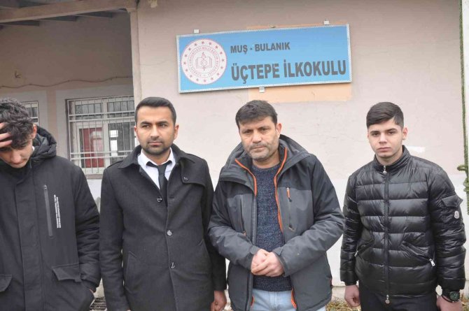 İ̇negöl’den Gelip Okulu Onarıp Öğrencilere Kırtasiye Ve Giyim Desteği Verdiler