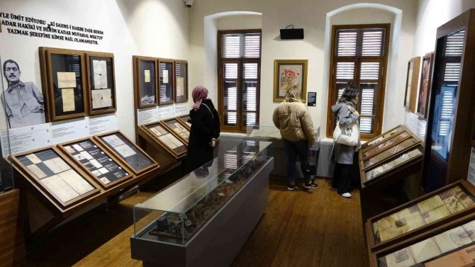 ’Çanakkale Savaşları Araştırma Merkezi’ Tarihe Işık Tutuyor