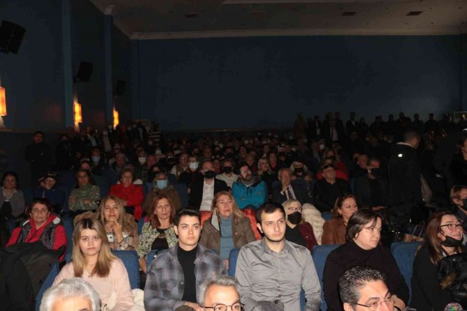 Chp İ̇l Başkanı Serkan Sarı Milletvekilliği İçin İstifa Etti