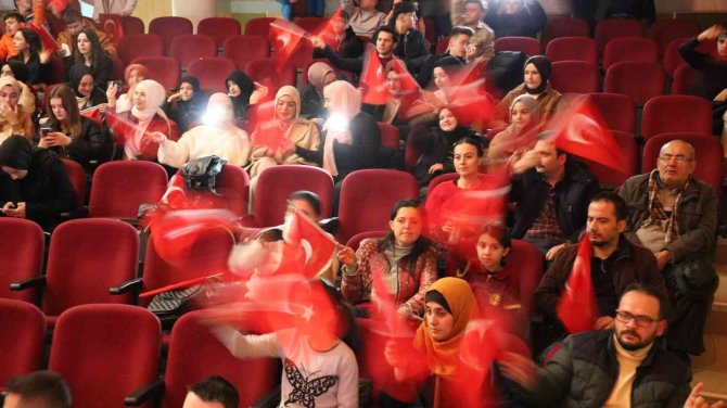 Edirne’de "Uluslararası Göçmenler Günü" Renkli Görüntülere Sahne Oldu