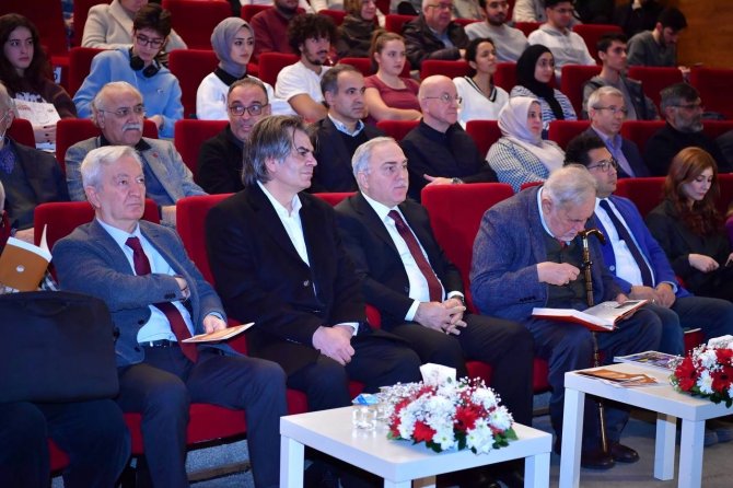 Fatih’te Cemalettin Server Revnakoğlu Sempozyumu Düzenlendi