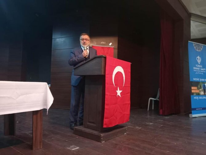 Gediz’de “Bir Yılı Daha Geride Bırakırken Geçmişin Muhasebesi Geleceğin Değeri” Konulu Konferans