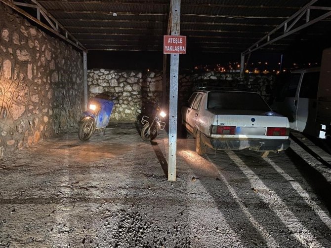 Farla Gece Tavşan Avlayanların Araçlarına El Konuldu