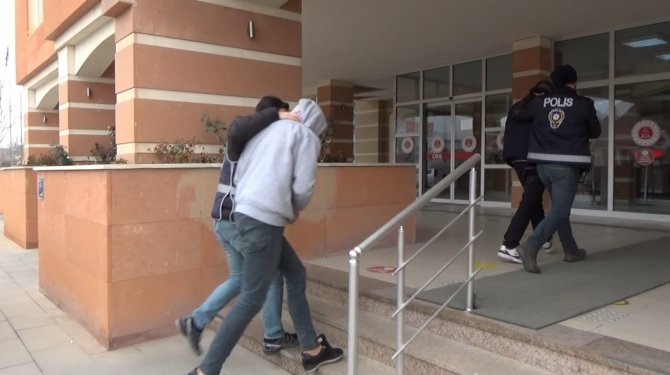 Yaşlı Çifti 750 Bin Lira Dolandıran Şüpheliden Pişkin Açıklama: “Her Zaman Sahnedeyiz”