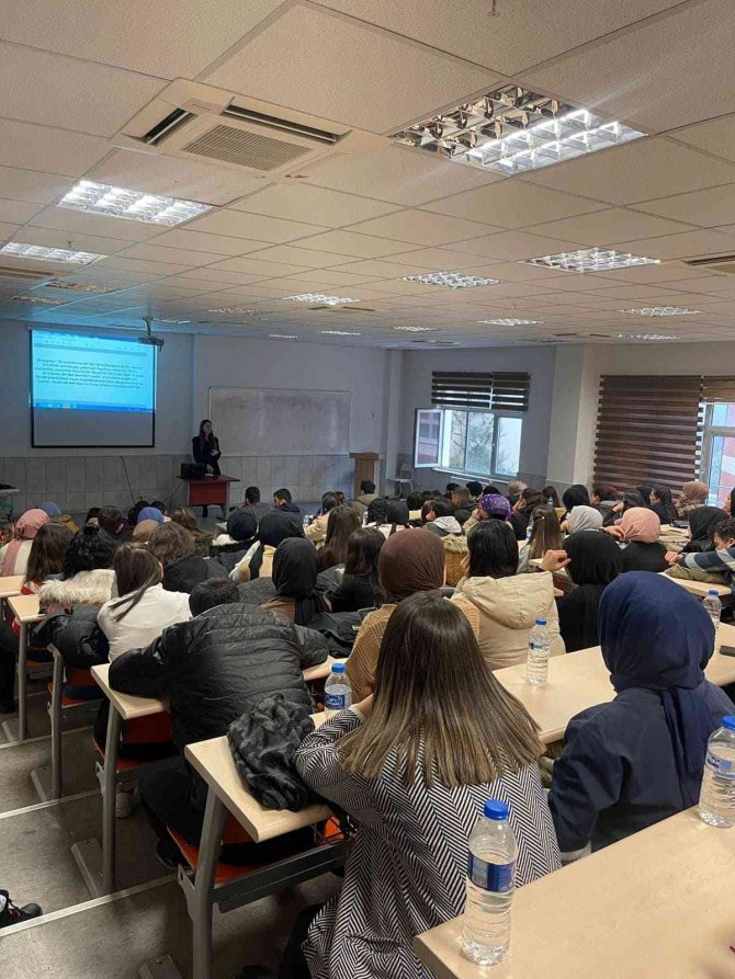 “Fizyoterapide Biyo-psiko Sosyal Terapi Yaklaşımı” Konferans Gerçekleştirildi