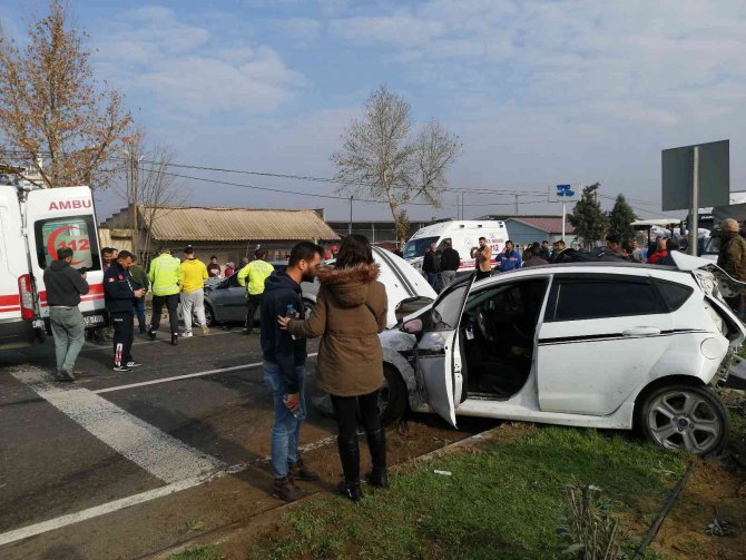 Manisa’da Zincirleme Kaza: 2’si Çocuk 8 Yaralı