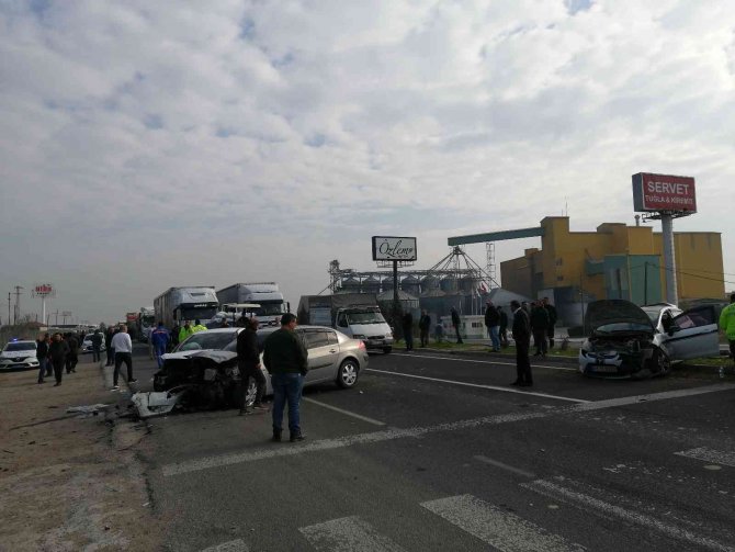 Manisa’da Zincirleme Kaza: 2’si Çocuk 8 Yaralı