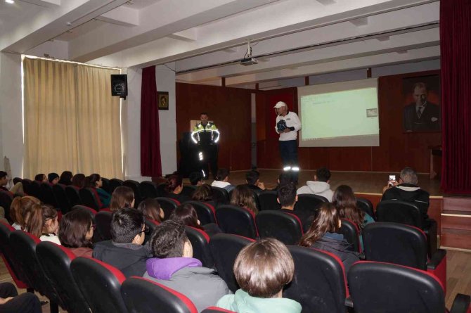Marmaris’te Öğrencilere Motor Ve Bisiklet Kullanım Kuralları Anlatıldı