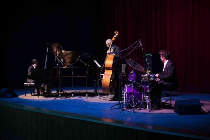 Genç Piyanist Mersinlilerle Buluştu