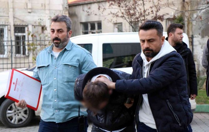 Ahşap Sandıkta Bulunan Cesetle İlgili 2 Şüpheli Adliyede