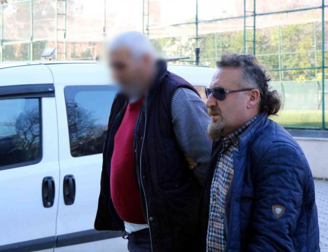 Ahşap Sandıkta Bulunan Cesetle İlgili 2 Şüpheli Adliyede