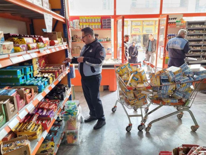 Şanlıurfa’da Onlarca Paket Bozuk Bebek Maması Ele Geçirildi