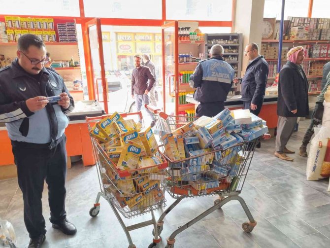 Şanlıurfa’da Onlarca Paket Bozuk Bebek Maması Ele Geçirildi