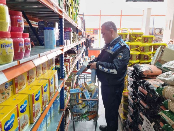 Şanlıurfa’da Onlarca Paket Bozuk Bebek Maması Ele Geçirildi