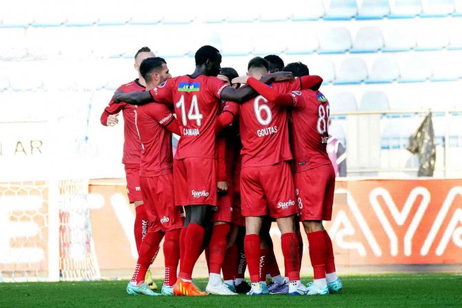 Spor Toto Süper Lig: Kasımpaşa: 0 - Sivasspor: 1 (Maç Devam Ediyor)