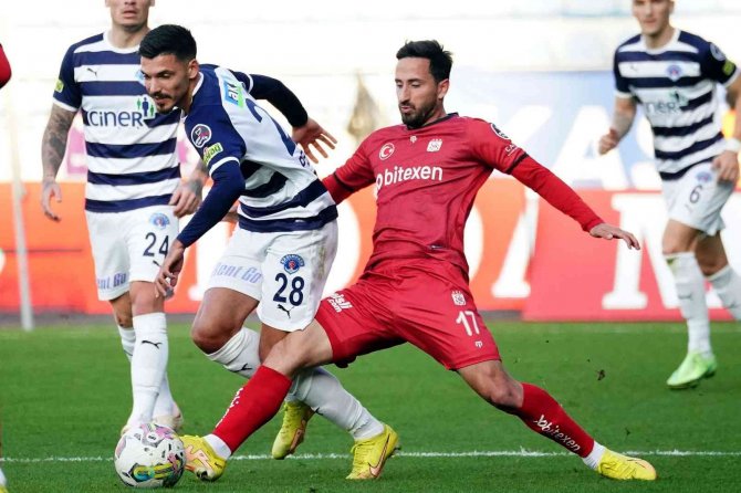 Spor Toto Süper Lig: Kasımpaşa: 1 - Sivasspor: 1 (İ̇lk Yarı)