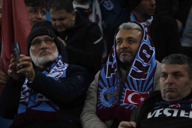 Spor Toto Süper Lig: Trabzonspor: 0 - Fenerbahçe: 0 (İ̇lk Yarı)