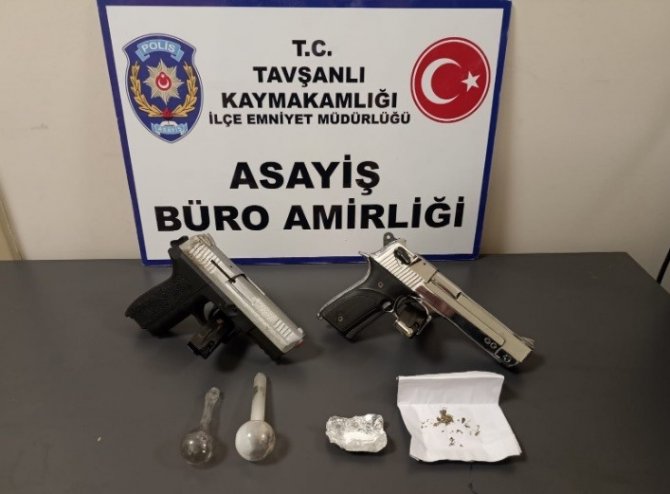 Tavşanlı’da 902 Kişinin Kimlik Kontrolü Yapıldı