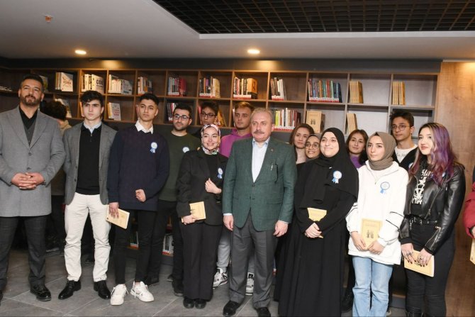 Tbmm Başkanı Şentop, Sultanbeyli’de ’Mevlana İ̇dris Kütüphanesi’nin Açılış Törenine Katıldı