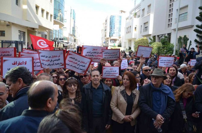 Tunus’ta Göstericiler Parlamento Seçimlerini Protesto Etti