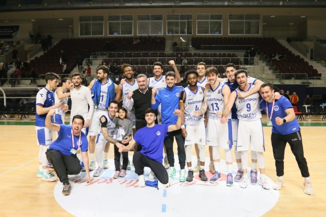 Tbl: Kocaeli Büyükşehir Belediyesi Kağıtspor: 73 - Fenerbahçe Koleji: 64