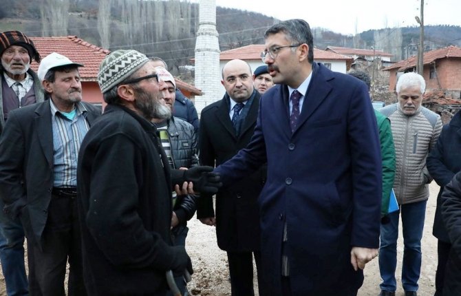 Vali Çelik, Heyelan Meydana Gelen Köyde İncelemelerde Bulundu