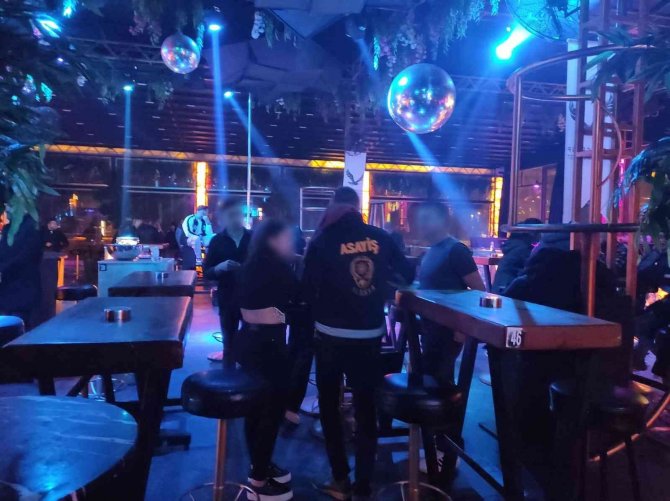 Antalya’da 7 İlçede Eş Zamanlı Denetimde, Aranan 8 Şahıs Yakalandı