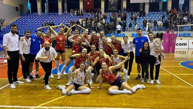 Aydın’ın Sultanları Evinde Ptt’yi Rahat Geçti: 3-1