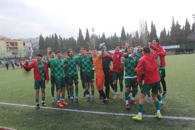 Salihli, Bağcılar’ı Eliboş Gönderdi