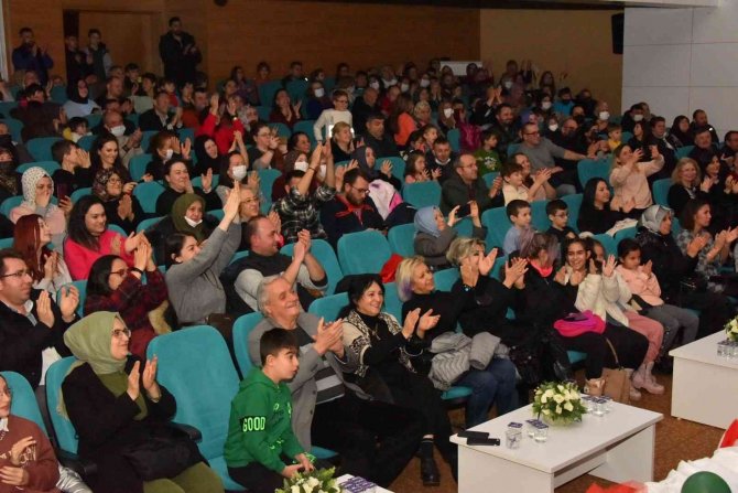 Bozüyük Belediyesi Çocuk Korosu’ndan “Yeşilçam Şarkıları” Konseri