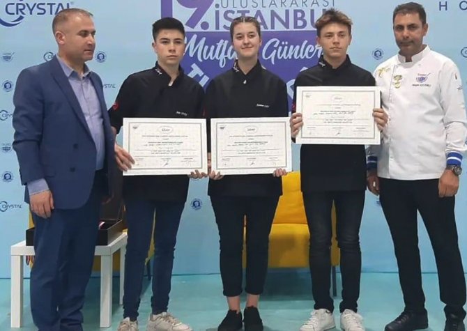 Meslek Lisesi Öğrencileri 19. İ̇stanbul Gastrofest Gastronomi Festivali’nde İkinci Oldu