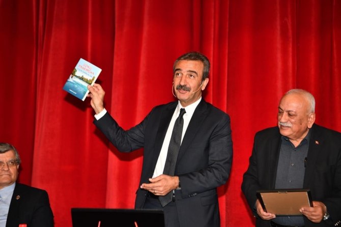 Başkan Çetin’i Duygulandıran Öğretmen