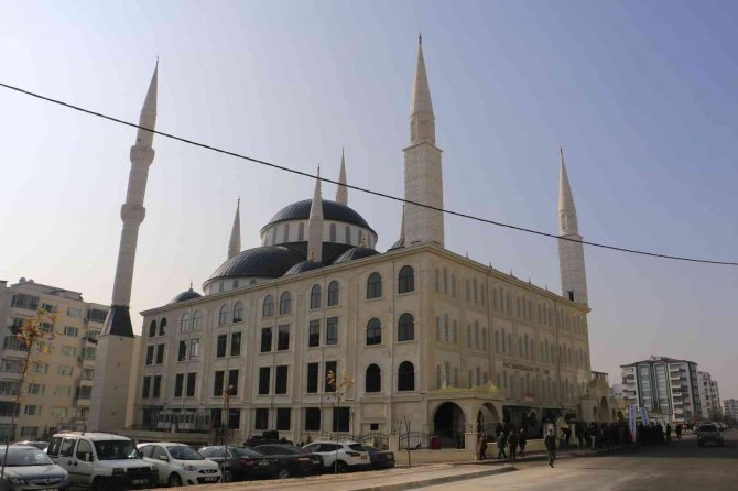 Temelini Attığı Cami, Vefatının Ardından Çocukları Tarafından Tamamlandı