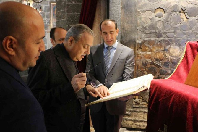 Meryem Ana Kilisesi’nde Noel Ayini