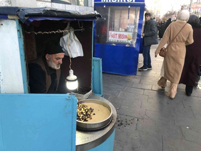 Erzurum’da Şadırvanlar Buz Tuttu