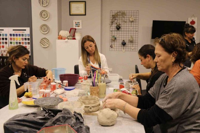 Edirneli Kadınlar Çamuru Sanat Eserine Dönüştürüyor
