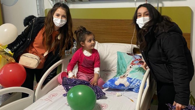 Üniversiteli Gençlerden Gönülleri Isıtan Hareket