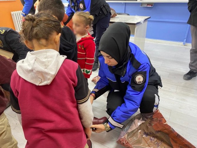 Hakkari Polisinden Takdir Toplayan Hareket