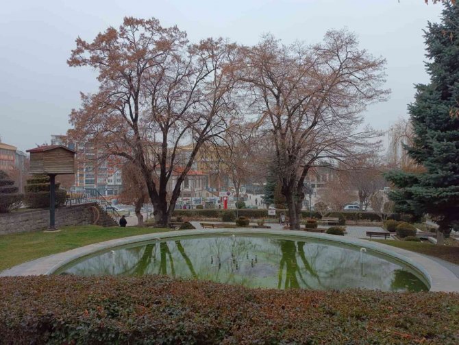 Afyonkarahisar’da Vatandaşlar Dört Gözle Kar Yağışını Bekliyor