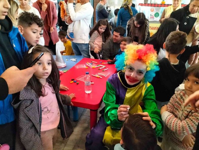 Köyceğizli Çocuklar Yeni Yıl Öncesi Eğlendi