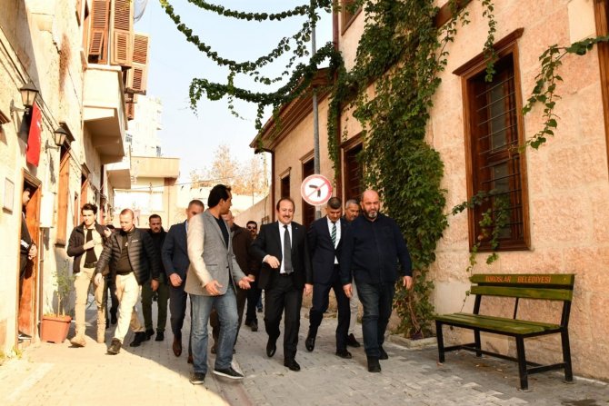 Vali Pehlivan, Tarihi Yapılardaki Restorasyon Çalışmalarını İnceledi