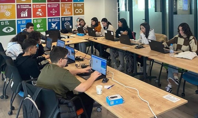 Nilüferli Gençlere “Toplum 5.0” Eğitimi