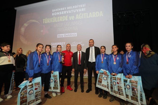 Şahinbey’li Gençler Gaziantep Savunmasını Ağıtlarla Anlattı