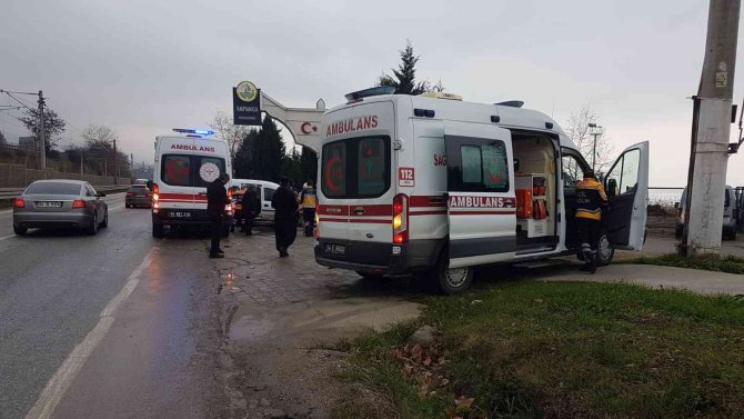 Sakarya’da Üç Aracın Karıştığı Trafik Kazasında 7 Kişi Yaralandı