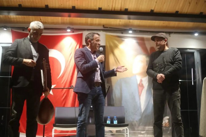 Sinoplulara Unutulmaz Şiir Ve Müzik Dinletisi